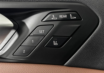 Подержанный автомобиль BMW X7 2020 года (19 фото)