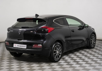 Подержанный автомобиль Kia Ceed Hatchback 2017 года (5 фото)
