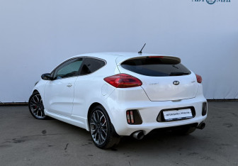 Подержанный автомобиль Kia Ceed GT 2015 года (7 фото)