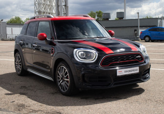 Подержанный автомобиль MINI Countryman 2018 года (3 фото)