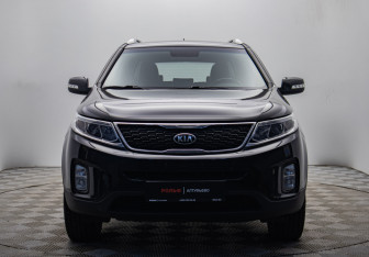 Подержанный автомобиль Kia Sorento 2017 года (8 фото)
