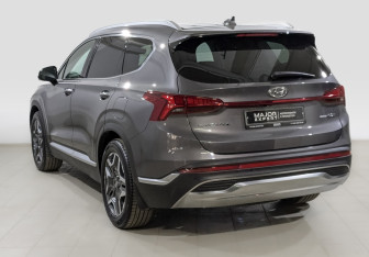 Подержанный автомобиль Hyundai Santa Fe 2022 года (7 фото)