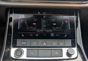 Подержанный автомобиль Audi Q8 2021 года (25 фото)