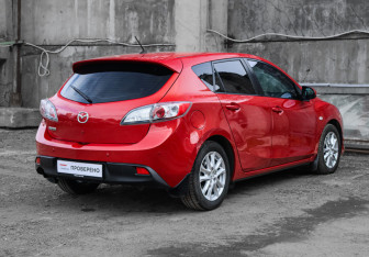 Подержанный автомобиль Mazda 3 Hatchback 2010 года (4 фото)