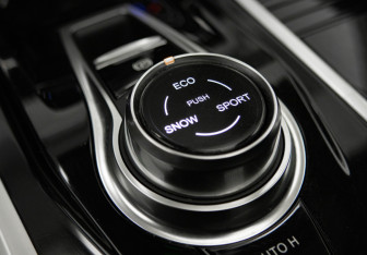 Подержанный автомобиль Changan CS95 2023 года (21 фото)