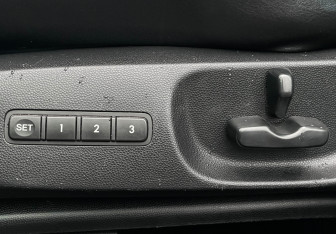 Подержанный автомобиль Mazda CX-7 2011 года (15 фото)