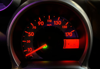 Подержанный автомобиль Peugeot 107 2012 года (13 фото)