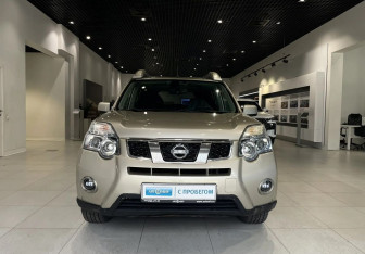 Подержанный автомобиль Nissan X-Trail 2012 года (2 фото)