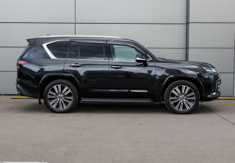 Подержанный автомобиль Lexus LX 2025 года (4 фото)