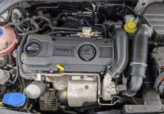 Подержанный автомобиль Skoda Rapid Liftback 2015 года (9 фото)