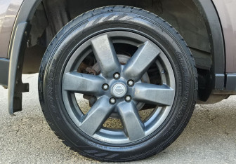 Подержанный автомобиль Nissan X-Trail 2008 года (9 фото)