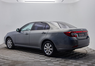 Подержанный автомобиль Chevrolet Epica 2011 года (3 фото)