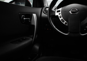 Подержанный автомобиль Nissan Qashqai 2010 года (15 фото)