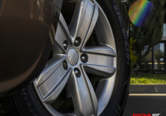 Подержанный автомобиль Geely Emgrand X7 2015 года (21 фото)