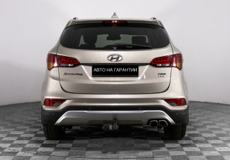 Подержанный автомобиль Hyundai Santa Fe 2017 года (4 фото)