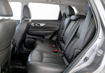 Подержанный автомобиль Nissan X-Trail 2018 года (12 фото)