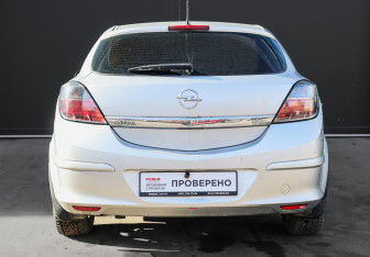 Подержанный автомобиль Opel Astra Hatchback 2007 года (5 фото)