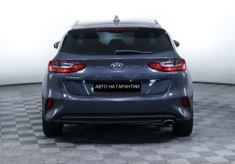 Подержанный автомобиль Kia Ceed Hatchback 2018 года (6 фото)