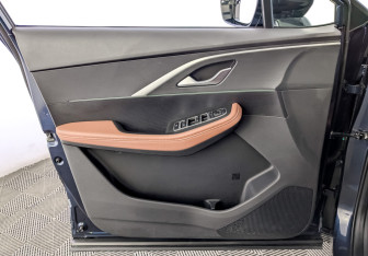 Подержанный автомобиль Omoda C5 2023 года (19 фото)