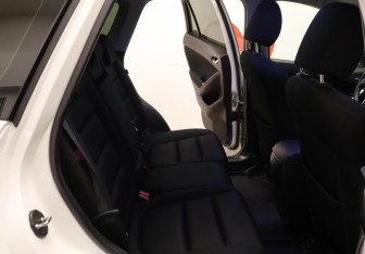 Подержанный автомобиль Mazda CX-5 2012 года (19 фото)