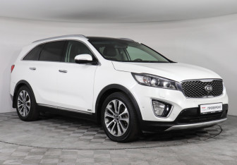 Подержанный автомобиль Kia Sorento 2016 года (3 фото)