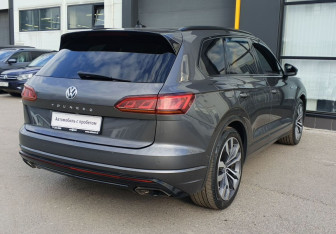 Подержанный автомобиль Volkswagen Touareg 2019 года (5 фото)