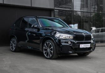 Подержанный автомобиль BMW X5 2015 года (3 фото)