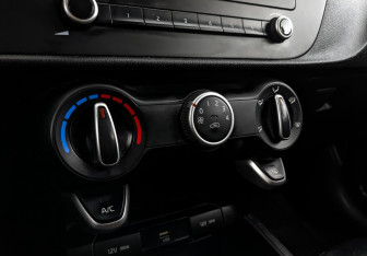 Подержанный автомобиль Kia Rio Hatchback 2021 года (21 фото)