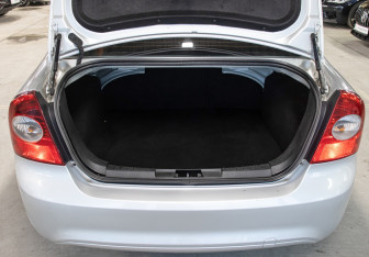 Подержанный автомобиль Ford Focus Sedan 2010 года (10 фото)