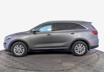 Подержанный автомобиль Kia Sorento 2018 года (8 фото)