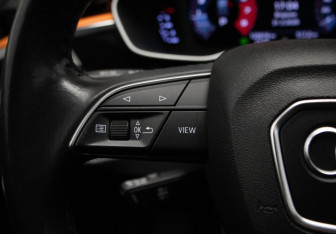 Подержанный автомобиль Audi Q3 2019 года (12 фото)