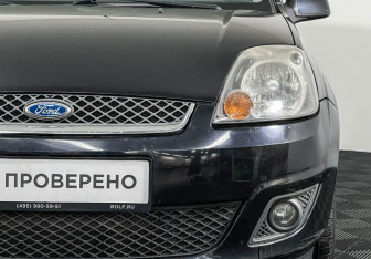 Подержанный автомобиль Ford Fiesta Hatchback 2007 года (15 фото)