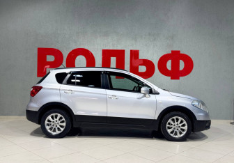 Подержанный автомобиль Suzuki SX4 Hatchback 2014 года (4 фото)