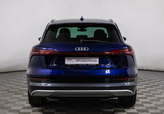 Подержанный автомобиль Audi e-tron 2019 года (6 фото)