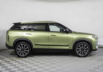 Подержанный автомобиль Jaecoo J7 2024 года (4 фото)