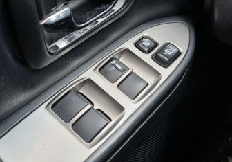 Подержанный автомобиль Mitsubishi Pajero 2008 года (18 фото)