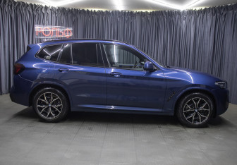 Подержанный автомобиль BMW X3 2022 года (4 фото)