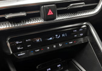 Подержанный автомобиль Kia K5 2021 года (12 фото)