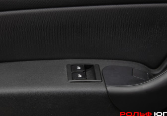 Подержанный автомобиль Renault Duster 2014 года (15 фото)