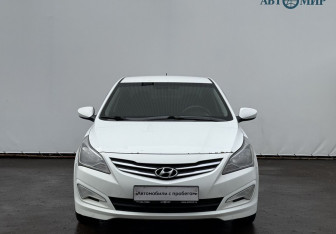Подержанный автомобиль Hyundai Solaris Sedan 2015 года (2 фото)