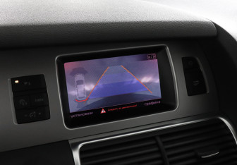 Подержанный автомобиль Audi Q7 2013 года (11 фото)