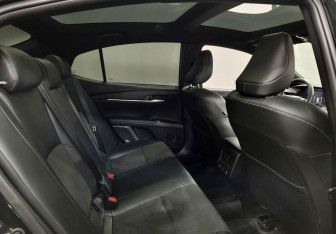 Подержанный автомобиль Toyota Camry Sedan 2024 года (14 фото)