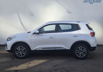 Подержанный автомобиль Chery Tiggo 4 2022 года (5 фото)