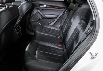 Подержанный автомобиль Audi Q5 2017 года (10 фото)