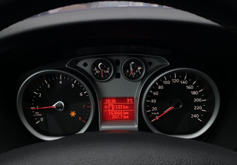 Подержанный автомобиль Ford Focus Hatchback 2010 года (19 фото)