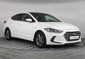 Подержанный автомобиль Hyundai Elantra Sedan 2017 года (3 фото)
