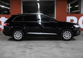 Подержанный автомобиль Audi Q7 2017 года (4 фото)