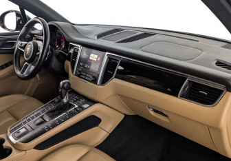 Подержанный автомобиль Porsche Macan 2016 года (13 фото)