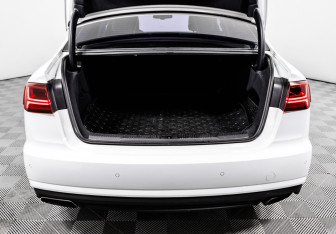 Подержанный автомобиль Audi A6 Sedan 2015 года (16 фото)