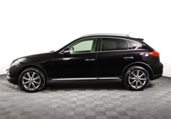 Подержанный автомобиль Infiniti QX50 2016 года (8 фото)